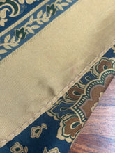 Cargar imagen en el visor de la galería, Van Gestel by Breuer foulard carré vintage 100% soie à motif floral
