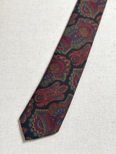 Lade das Bild in den Galerie-Viewer, Michelsons cravate en soie à motif floral Made in England
