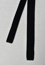 Charger l'image dans la galerie, Duo de cravates vintage en tricot de soie
