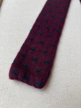 Afbeelding in Gallery-weergave laden, Fiorio cravate à bout carré 100%  cachemire Made in Italy
