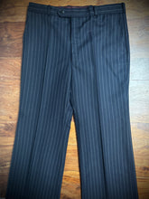 Charger l&#39;image dans la galerie, Costume à rayures vintage trois pièces en pure laine peignée 48/M
