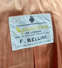 Charger l&#39;image dans la galerie, Aquascutum X F. Bellini manteau femme en pure laine vierge Made in U.K 12 UK / 40 FR
