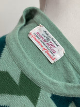 Charger l'image dans la galerie, The Scotch House pull vert amande col rond 100% cachemire Made in Scotland
