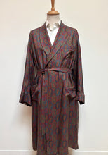 Afbeelding in Gallery-weergave laden, Cerruti robe de chambre paisley vintage à col châle en pure soie Made in France
