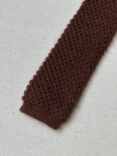 Charger l'image dans la galerie, Cravate marron en maille tricotée vintage 100% laine Made in Italy
