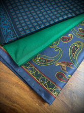 Načíst obrázek do prohlížeče Galerie, Trio de pochettes vintage en soie Made in Italy
