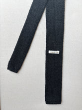 Charger l&#39;image dans la galerie, Cravate grise vintage tricot en pure laine
