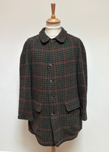 Lade das Bild in den Galerie-Viewer, Veste tweed manteau raglan vintage réversible en pure laine à motif pied de poule 54
