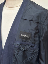 Carica l'immagine nel visualizzatore di Gallery, Blazer in lana a spina di pesce blu British House X Robert Noble 50
