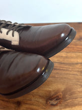 Charger l'image dans la galerie, Bottines à lacets vintage femme en cuir de veau lisse marron et crème 35 FR
