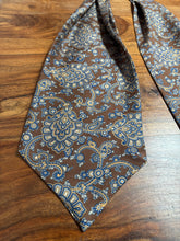 Carica l'immagine nel visualizzatore di Gallery, Cravatta vintage con motivo paisley di Burberry, realizzata in Inghilterra

