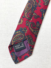 Charger l'image dans la galerie, Duo de cravates vintage en soie Jacques fath / Charlot
