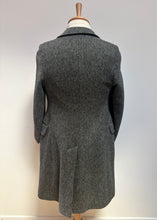 Charger l&#39;image dans la galerie, Aquascutum pardessus vintage croisé femme en laine à chevrons Made in England 34/36
