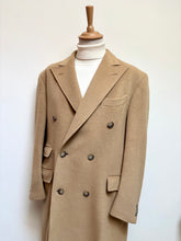 Charger l&#39;image dans la galerie, Manteau vintage beige croisé 100% camel hair Made in Italy
