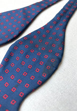 Charger l&#39;image dans la galerie, Duo de noeuds papillon en soie vintage Made in Italy
