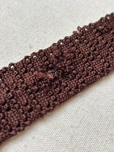 Charger l&#39;image dans la galerie, Cravate marron vintage en tricot de soie
