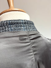 Charger l'image dans la galerie, Manteau vintage raglan Prince de Galles en pure laine vierge Made in France Taille 50/L
