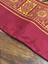 Lade das Bild in den Galerie-Viewer, Pochette vintage en soie à motif géométrique
