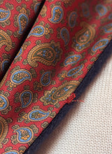 Charger l'image dans la galerie, SOR by Richard Edking foulard vintage double face en cachemire laine et soie Made in England

