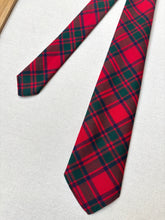Carica l'immagine nel visualizzatore di Gallery, Cravatta in tartan di lana The Scotch House, realizzata in Scozia
