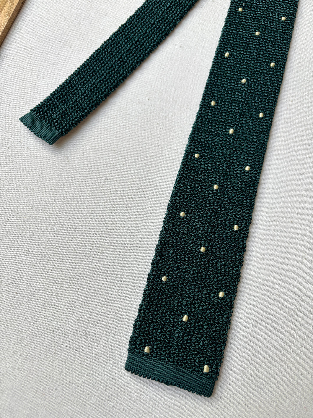 Cravate verte à pois en tricot de soie