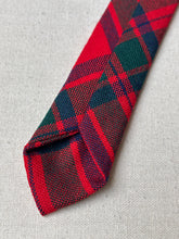 Charger l&#39;image dans la galerie, Cravate tartan Mackintosh en pure laine vierge Made in Scotland
