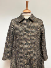 Charger l&#39;image dans la galerie, Aquascutum X F. Bellini manteau femme en pure laine vierge Made in U.K 12 UK / 40 FR

