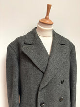 Charger l'image dans la galerie, Pardessus croisé gris vintage de 1957 en laine Made in France
