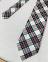 Charger l'image dans la galerie, Zanolini cravate tartan en soie Made in Italy
