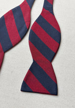 Afbeelding in Gallery-weergave laden, Noeud papillon club bleu et rouge en soie Made in France
