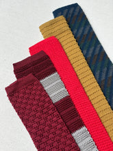 Načíst obrázek do prohlížeče Galerie, Lot de 5 cravates tricot vintage en laine et soie
