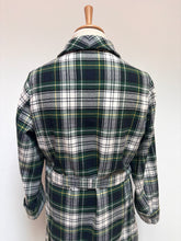 Charger l'image dans la galerie, Belvedere Wien robe de chambre tartan vintage à col châle  50/L
