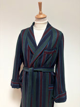 Charger l&#39;image dans la galerie, Red Lyon robe de chambre à rayures vintage en pure laine 52
