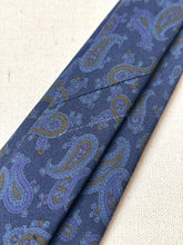 Charger l'image dans la galerie, Curling cravate paisley en soie Made in France
