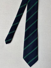 Charger l&#39;image dans la galerie, Cravats of London cravate club en laine Made in England

