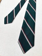 Charger l'image dans la galerie, Vivax by Sambrook Witting cravate verte club en laine
