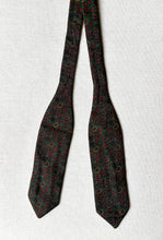 Charger l'image dans la galerie, Noeud papillon paisley vert vintage en soie Made in France
