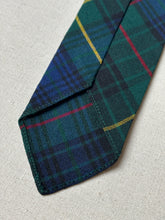 Charger l&#39;image dans la galerie, Cravate vintage tartan en pure laine
