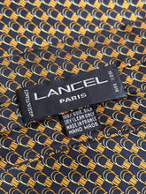 Lade das Bild in den Galerie-Viewer, Lancel Paris cravate ascot en soie marine à motif fantaisie Made in France
