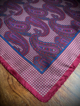 Charger l'image dans la galerie, Pochette paisley vintage en soie Made in Italy
