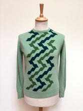 Charger l'image dans la galerie, The Scotch House pull vert amande col rond 100% cachemire Made in Scotland
