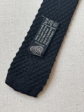 Charger l&#39;image dans la galerie, Cravate noire vintage en maille en pure laine vierge
