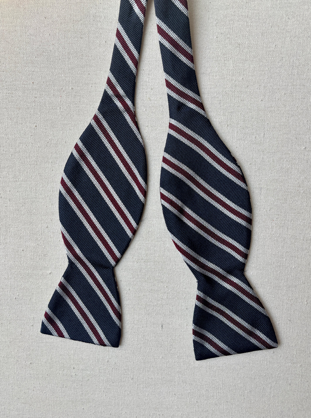 Noeud papillon club bleu marine en soie Made in France