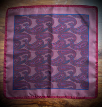 Charger l'image dans la galerie, Pochette paisley vintage en soie Made in Italy
