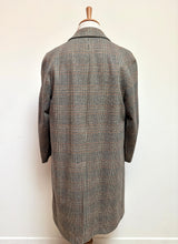 Carica l&#39;immagine nel visualizzatore di Gallery, Dunn &amp; Co manteau classique raglan Prince de Galles en pure laine vierge L
