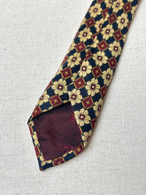 Charger l&#39;image dans la galerie, Camerucci cravate vintage en soie Made in Italy
