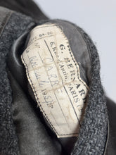 Charger l'image dans la galerie, Pardessus croisé gris vintage de 1957 en laine Made in France
