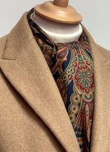 Cargar imagen en el visor de la galería, Vivax by Sambrook Witting écharpe vintage double face à motif floral en laine et soie Made in England
