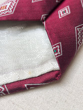 Charger l'image dans la galerie, Daniel Crémieux cravate rouge vintage en soie à motif géométrique Made in France

