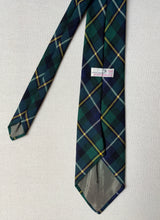 Load image into Gallery viewer, The Scotch House cravate tartan en laine Made in Scotland
